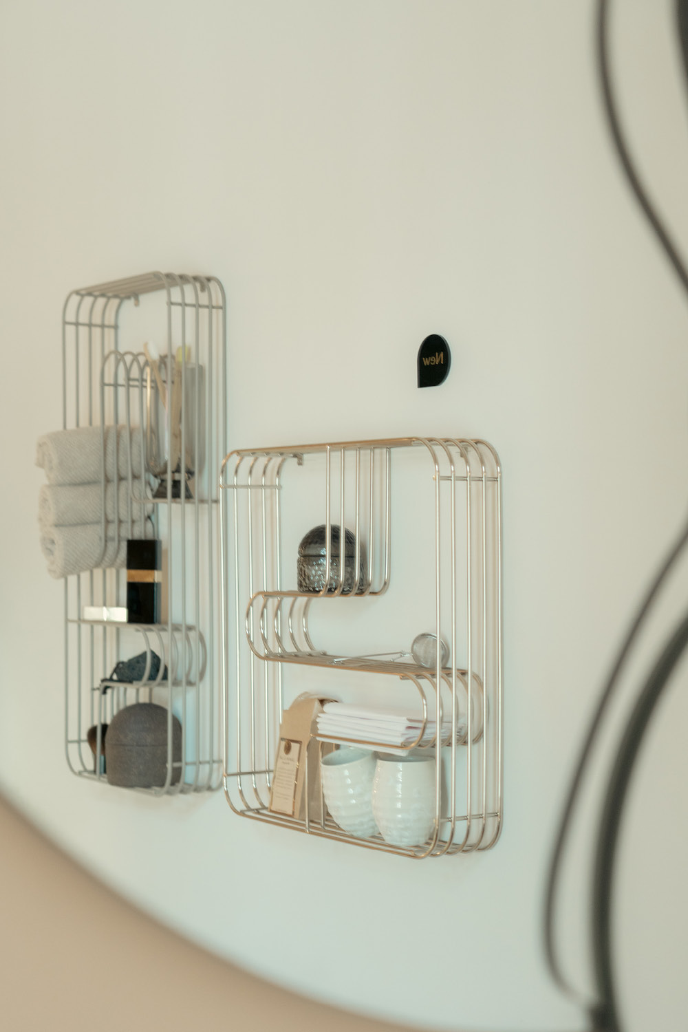 CURVA firkantet displayhylde  CURVA firkantet displayhylde